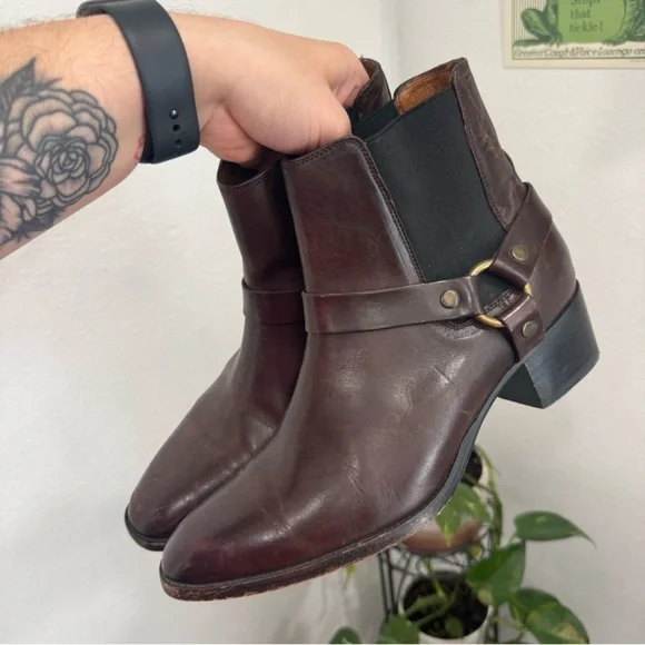 Frye Women's Dara Harness Chelsea Boots Deep Brown Leather 
Women’s Size 9.5 - Picture 4 of 9